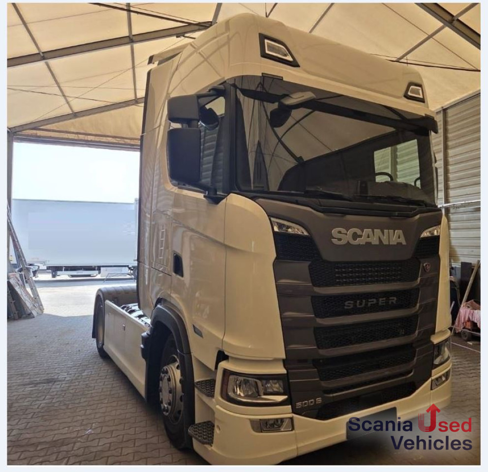 SCANIA S 500 A4x2LA Highline 4-Balg Luftfederung LEDER - Nyergesvontató: 2 kép. SCANIA S 500 A4x2LA Highline 4-Balg Luftfederung LEDER - Nyergesvontató: 2 kép.