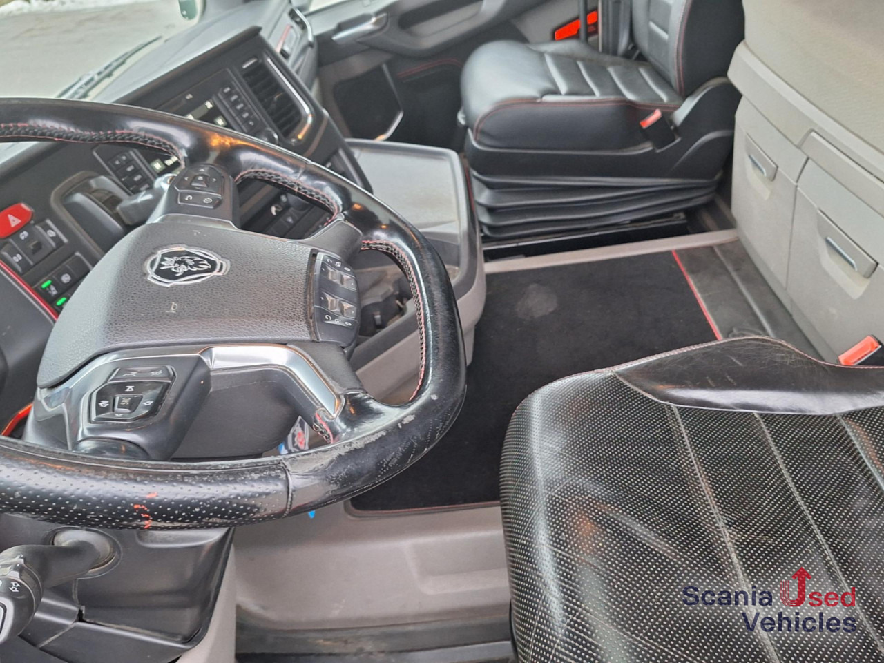 SCANIA R 580 B6x4NB+Epsilon M12 Z - Rönkszállító teherautó, Darus autó: 5 kép. SCANIA R 580 B6x4NB+Epsilon M12 Z - Rönkszállító teherautó, Darus autó: 5 kép.