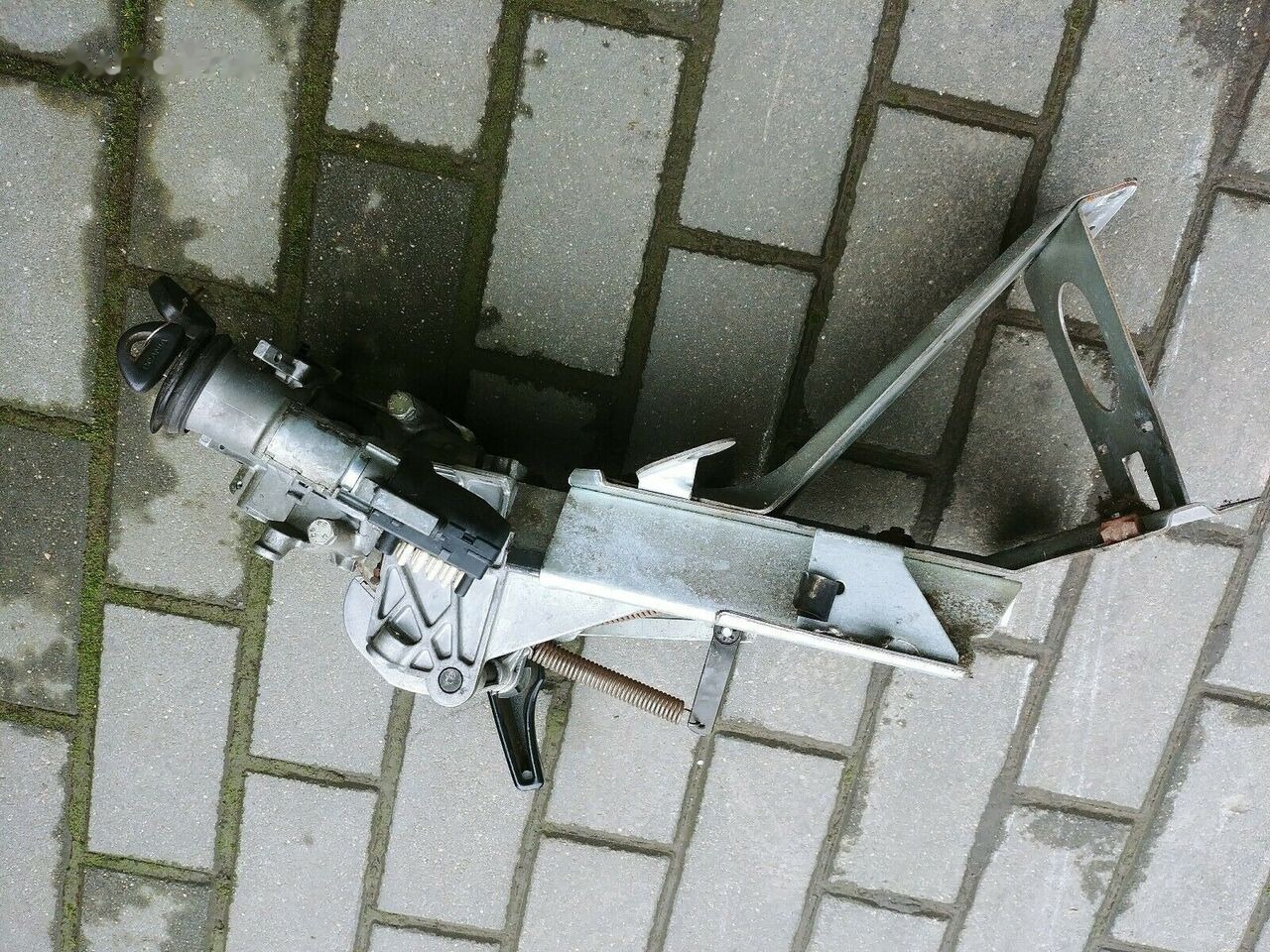 Scania 4 SERIES WITH IGNITION SWITCH 1427567 truck - Kormányoszlop - Teherautó: 2 kép. Scania 4 SERIES WITH IGNITION SWITCH 1427567 truck - Kormányoszlop - Teherautó: 2 kép.