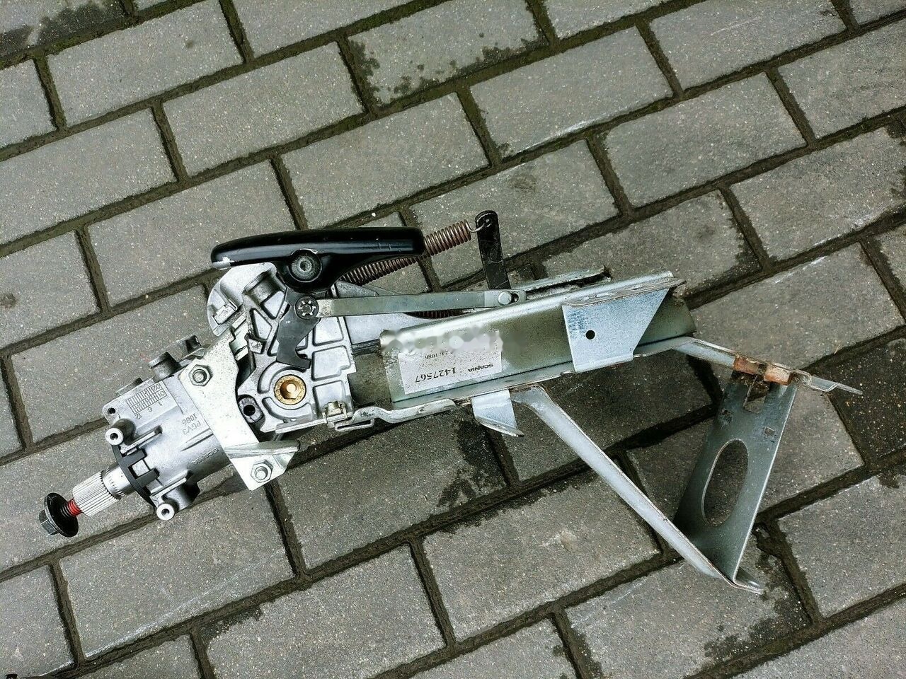 Scania 4 SERIES WITH IGNITION SWITCH 1427567 truck - Kormányoszlop - Teherautó: 1 kép. Scania 4 SERIES WITH IGNITION SWITCH 1427567 truck - Kormányoszlop - Teherautó: 1 kép.