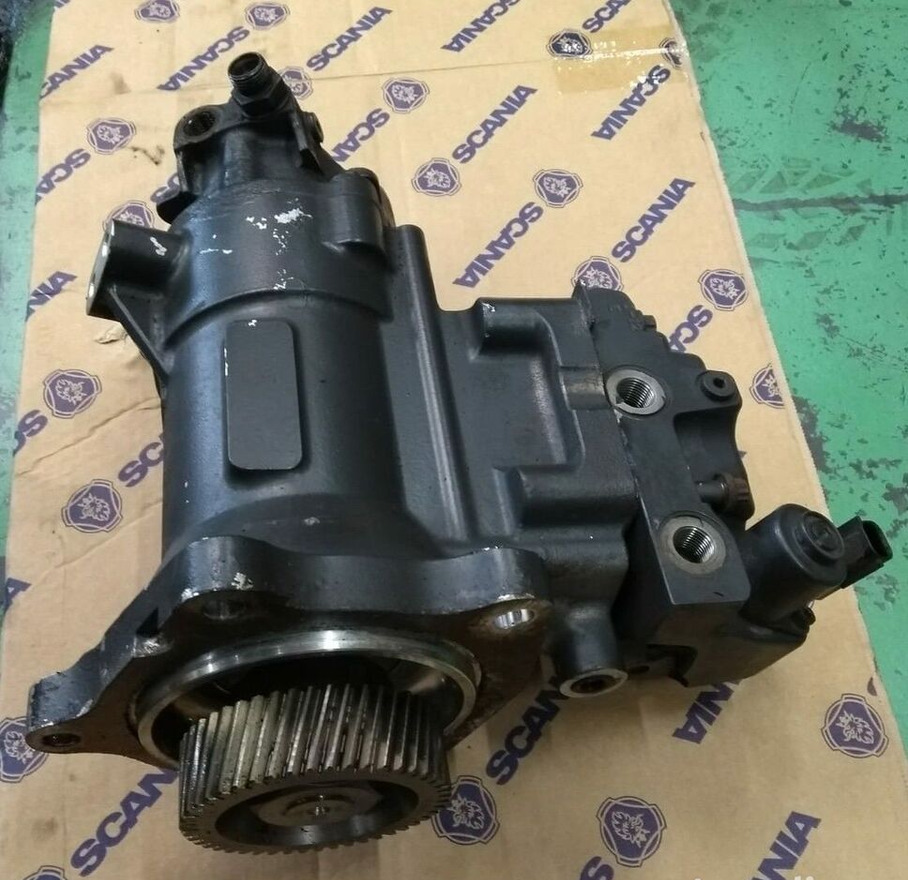 Scania FEED PUMP EURO 6 ALSO FITS XPI EURO 5 2007109 - Üzemanyag szivattyú - Teherautó: 1 kép. Scania FEED PUMP EURO 6 ALSO FITS XPI EURO 5 2007109 - Üzemanyag szivattyú - Teherautó: 1 kép.