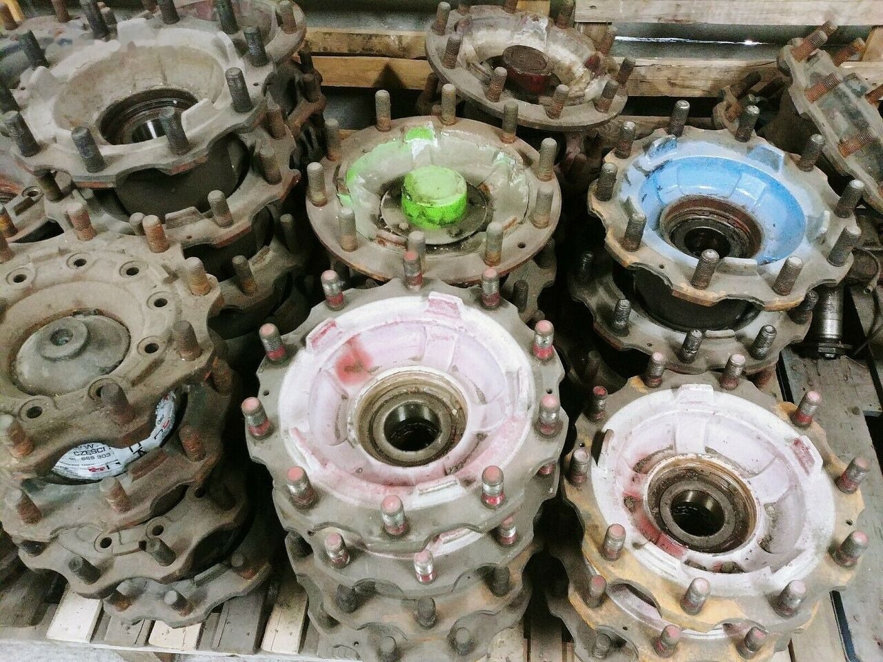 Scania truck - Szabadonfutó agy - Teherautó: 2 kép. Scania truck - Szabadonfutó agy - Teherautó: 2 kép.