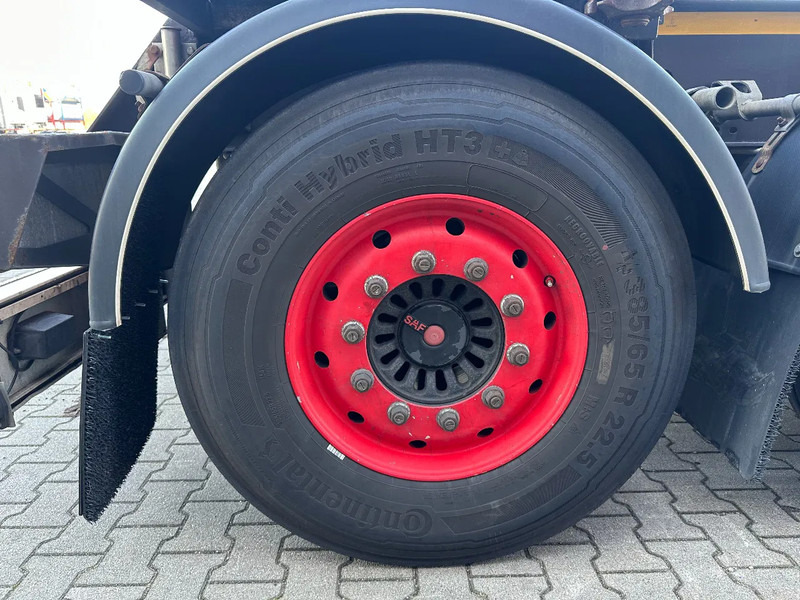 Félpótkocsi cserefelépítményes Burg 20FT + 20FT SWAP ADR (EX/II, EX/III, FL, AT) Chassis, empty weight: 3.690kg, SAF INTRADISC, 2x Liftaxle, NL-chassis, APK/ADR: 08: 13 kép.