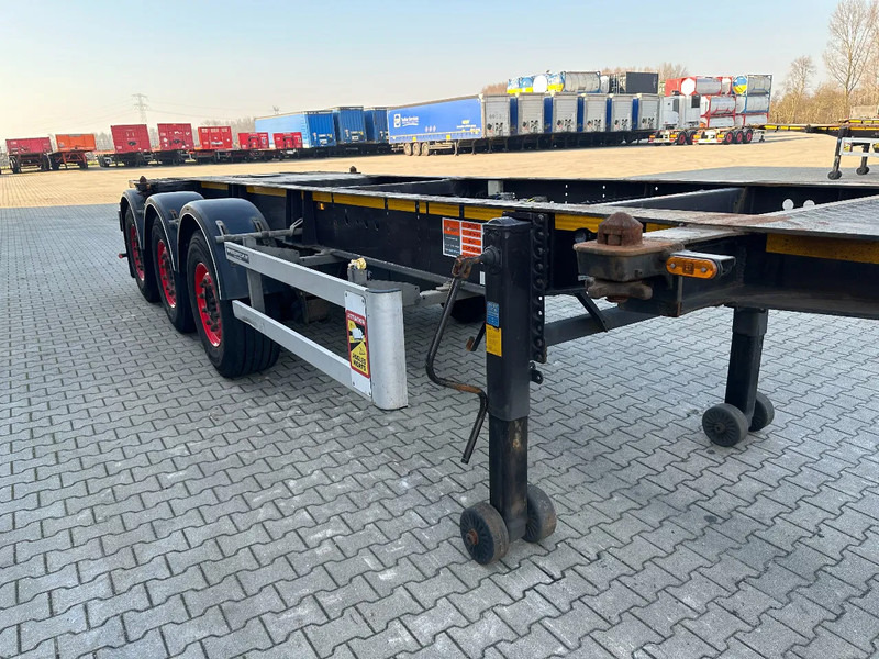 Félpótkocsi cserefelépítményes Burg 20FT + 20FT SWAP ADR (EX/II, EX/III, FL, AT) Chassis, empty weight: 3.690kg, SAF INTRADISC, 2x Liftaxle, NL-chassis, APK/ADR: 08: 12 kép.
