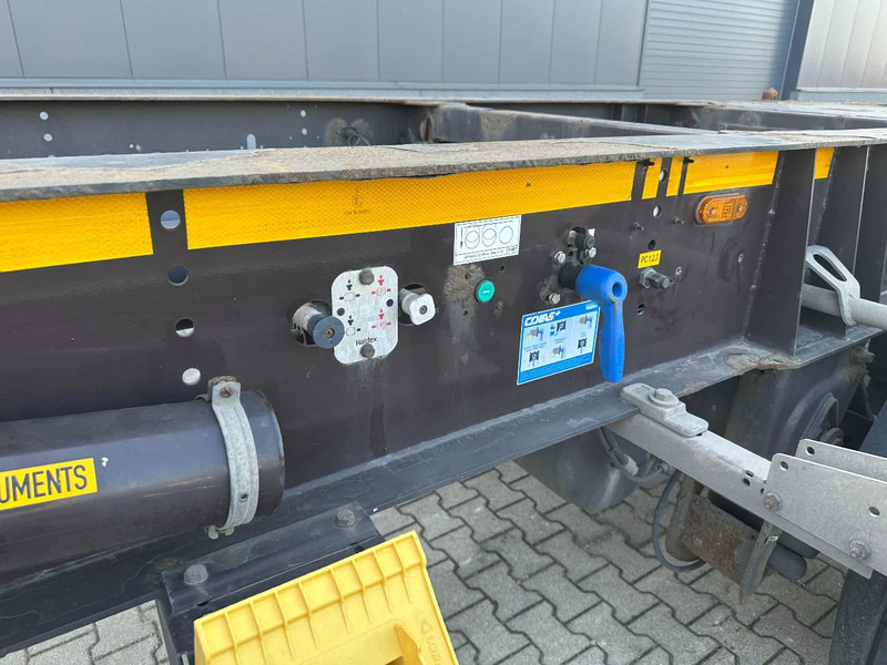 Félpótkocsi cserefelépítményes Burg 20FT + 20FT SWAP ADR (EX/II, EX/III, FL, AT) Chassis, empty weight: 3.690kg, SAF INTRADISC, 2x Liftaxle, NL-chassis, APK/ADR: 08: 11 kép.