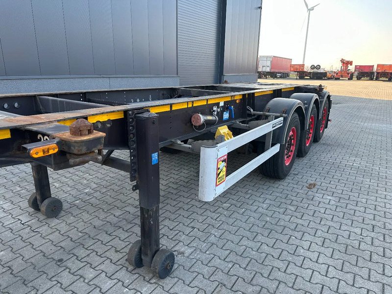 Félpótkocsi cserefelépítményes Burg 20FT + 20FT SWAP ADR (EX/II, EX/III, FL, AT) Chassis, empty weight: 3.690kg, SAF INTRADISC, 2x Liftaxle, NL-chassis, APK/ADR: 08: 9 kép.