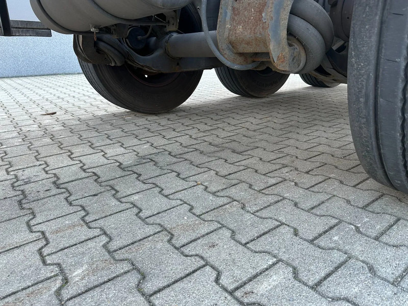 Félpótkocsi cserefelépítményes Burg 20FT + 20FT SWAP ADR (EX/II, EX/III, FL, AT) Chassis, empty weight: 3.690kg, SAF INTRADISC, 2x Liftaxle, NL-chassis: 16 kép. Félpótkocsi cserefelépítményes Burg 20FT + 20FT SWAP ADR (EX/II, EX/III, FL, AT) Chassis, empty weight: 3.690kg, SAF INTRADISC, 2x Liftaxle, NL-chassis: 16 kép.