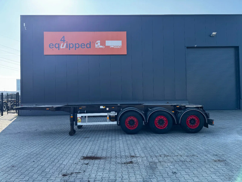 Burg 20FT/3-axles, SAF INTRADISC, ADR (EXII, EXII, FL, AT), 2x LIFTAXLE, NL-Chassis - Félpótkocsi cserefelépítményes: 4 kép. Burg 20FT/3-axles, SAF INTRADISC, ADR (EXII, EXII, FL, AT), 2x LIFTAXLE, NL-Chassis - Félpótkocsi cserefelépítményes: 4 kép.