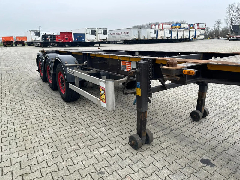 Félpótkocsi cserefelépítményes Burg 20FT ADR (EX/II, EX/III, FL, AT) Chassis, Empty weight : 3.690kg, SAF INTRADISC, 2x Liftaxle, NL-chassis, APK/ADR: 06-2025: 11 kép.