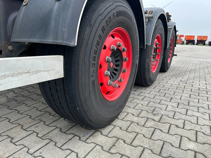 Félpótkocsi cserefelépítményes Burg 20FT ADR (EX/II, EX/III, FL, AT) Chassis, Empty weight : 3.690kg, SAF INTRADISC, 2x Liftaxle, NL-chassis, APK/ADR: 06-2025: 15 kép.