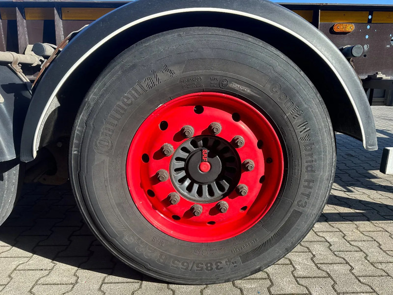 Félpótkocsi cserefelépítményes Burg 20FT ADR (EX/II, EX/III, FL, AT), Leergewicht : 3.690kg, SAF INTRADISC, 2x Liftachse, NL-Chassis: 10 kép. Félpótkocsi cserefelépítményes Burg 20FT ADR (EX/II, EX/III, FL, AT), Leergewicht : 3.690kg, SAF INTRADISC, 2x Liftachse, NL-Chassis: 10 kép.