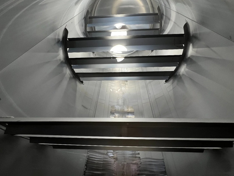 CIMC 20FT ISO, 25.090L/1-COMP/3 BAFFELS/4 manholes, ADR valid until 11/2026 - Tároló tartály: 4 kép. CIMC 20FT ISO, 25.090L/1-COMP/3 BAFFELS/4 manholes, ADR valid until 11/2026 - Tároló tartály: 4 kép.
