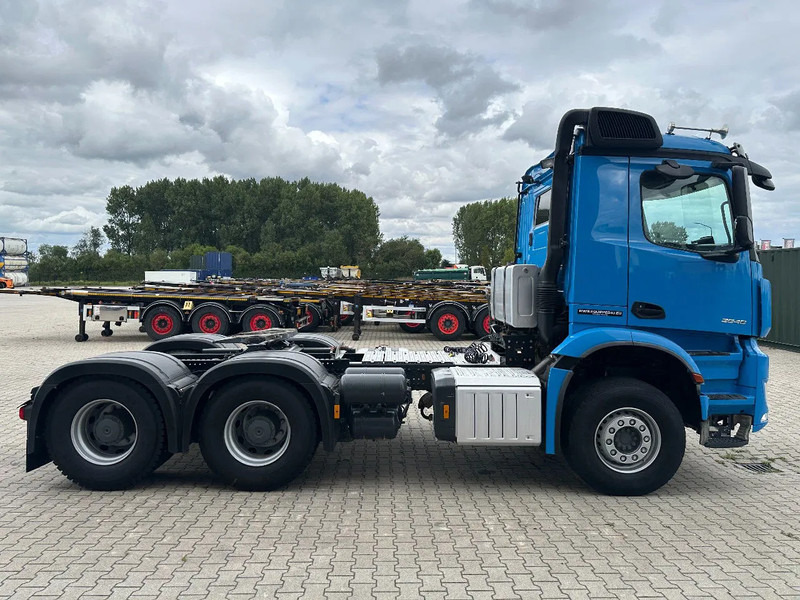 Mercedes-Benz Arocs 2648 6x4 hydraulics/PTO 201.874km EURO-6D - Nyergesvontató: 3 kép. Mercedes-Benz Arocs 2648 6x4 hydraulics/PTO 201.874km EURO-6D - Nyergesvontató: 3 kép.