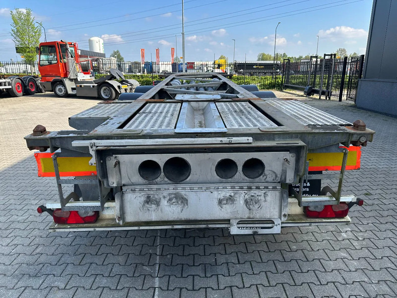 Van Hool 20FT/30FT, ADR (EX/II, EX/III, FL, OX, AT), BPW + drum, ALCOA, galvanized, liftaxle, NL-Chassis - Félpótkocsi cserefelépítményes: 5 kép. Van Hool 20FT/30FT, ADR (EX/II, EX/III, FL, OX, AT), BPW + drum, ALCOA, galvanized, liftaxle, NL-Chassis - Félpótkocsi cserefelépítményes: 5 kép.