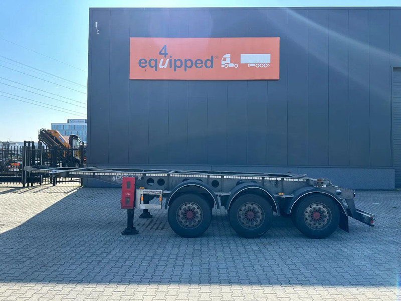 Van Hool 20FT ADR (EX/II, EX/III, FL, AT), SAF + DISC, empty weight: 2.990kg, galvanized, SAF Intradisc, NL-Chassis, ALCOA - Félpótkocsi cserefelépítményes: 2 kép. Van Hool 20FT ADR (EX/II, EX/III, FL, AT), SAF + DISC, empty weight: 2.990kg, galvanized, SAF Intradisc, NL-Chassis, ALCOA - Félpótkocsi cserefelépítményes: 2 kép.