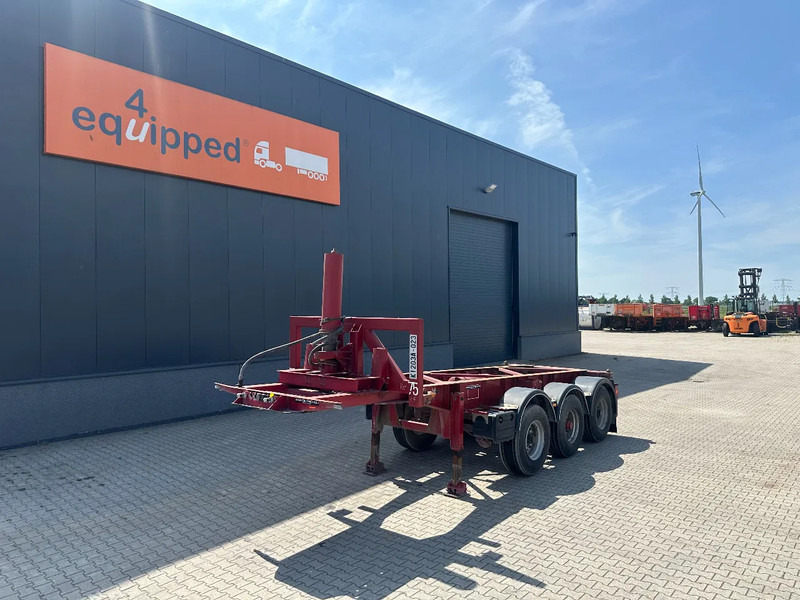 Van Hool 3 AXLE 20FT TIPPING-CHASSIS, BPW + disc, liftaxle, steering axle, BROKEN HYVA-CYLINDER - Félpótkocsi cserefelépítményes: 1 kép. Van Hool 3 AXLE 20FT TIPPING-CHASSIS, BPW + disc, liftaxle, steering axle, BROKEN HYVA-CYLINDER - Félpótkocsi cserefelépítményes: 1 kép.