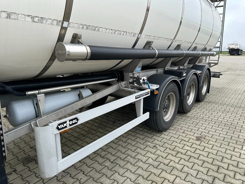 Tartályos félpótkocsi a következők szállításához élelmiszer Van Hool LEVENSMIDDELEN / 39.000L / 3-KAMMER / INOX / NL-Auflieger / APK: 05/2026: 15 kép. Tartályos félpótkocsi a következők szállításához élelmiszer Van Hool LEVENSMIDDELEN / 39.000L / 3-KAMMER / INOX / NL-Auflieger / APK: 05/2026: 15 kép.