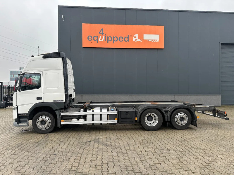 Volvo FM 380 Globetrotter 6x2, ADR (FL, AT, OX), LIFT/STEER, 636.183km - Alvaz teherautó: 3 kép. Volvo FM 380 Globetrotter 6x2, ADR (FL, AT, OX), LIFT/STEER, 636.183km - Alvaz teherautó: 3 kép.