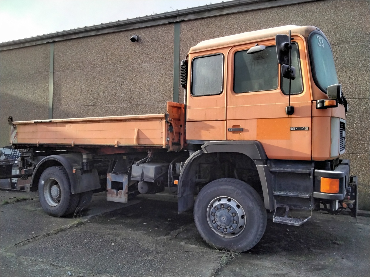 MAN 19.342 FAK 4x4 - Billenőplatós teherautó: 1 kép. MAN 19.342 FAK 4x4 - Billenőplatós teherautó: 1 kép.