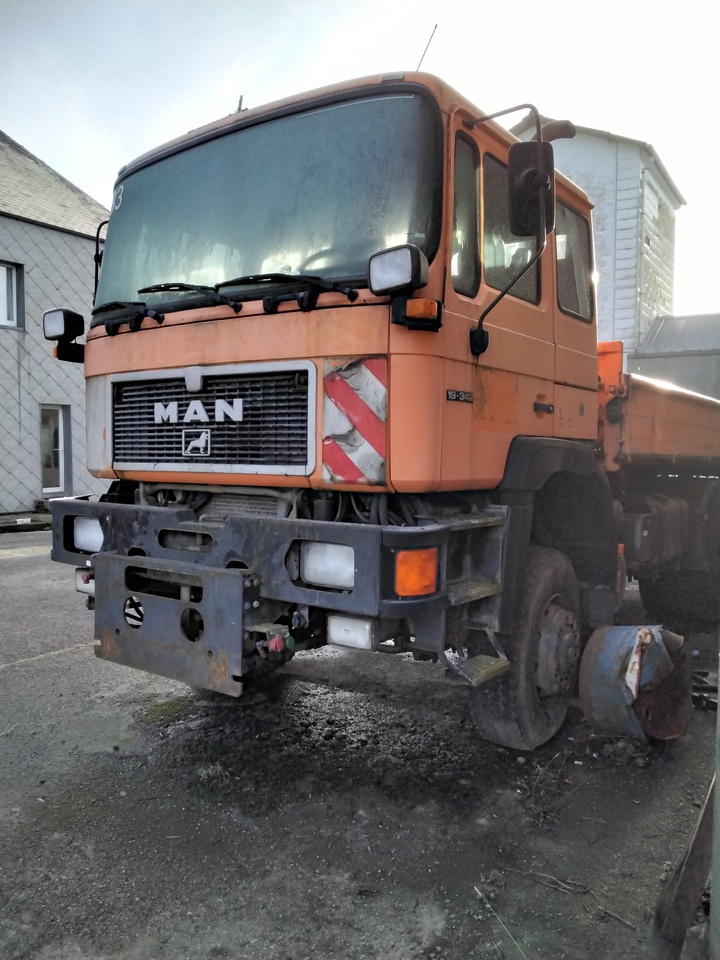MAN 19.342 FAK 4x4 - Billenőplatós teherautó: 3 kép. MAN 19.342 FAK 4x4 - Billenőplatós teherautó: 3 kép.