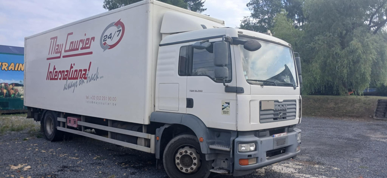 MAN TGM 18.280 4x2 BL - Dobozos felépítményű teherautó: 1 kép. MAN TGM 18.280 4x2 BL - Dobozos felépítményű teherautó: 1 kép.