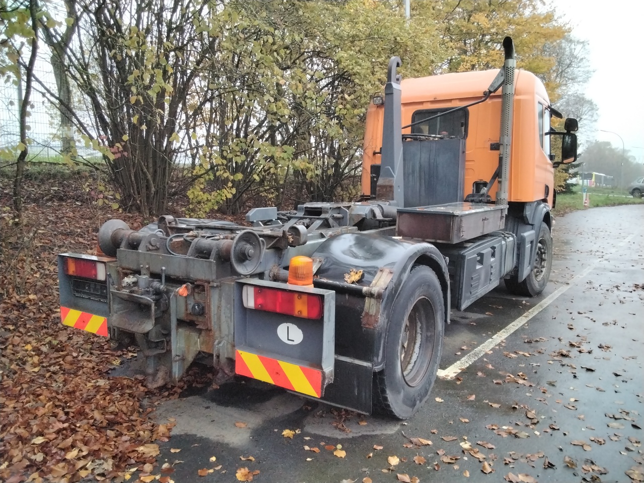 SCANIA 94G260 - Billenőplatós teherautó: 2 kép. SCANIA 94G260 - Billenőplatós teherautó: 2 kép.