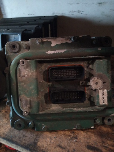 EDC VOLVO FH460 D13C460 20995620 P04 - ECU - Teherautó: 2 kép. EDC VOLVO FH460 D13C460 20995620 P04 - ECU - Teherautó: 2 kép.