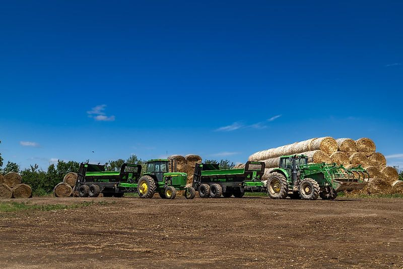 Dutch Biospreader 7020PTX - Szervestrágyaszóró: 3 kép. Dutch Biospreader 7020PTX - Szervestrágyaszóró: 3 kép.