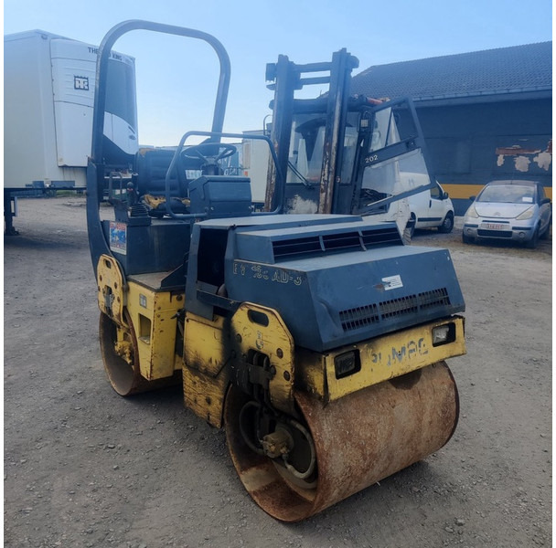 Bomag BW-100-AD3 - Henger: 2 kép. Bomag BW-100-AD3 - Henger: 2 kép.