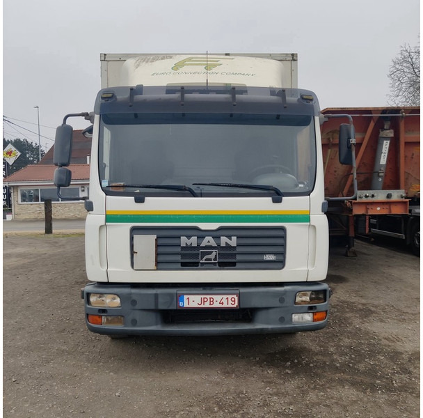 MAN TGL - Dobozos felépítményű teherautó: 2 kép. MAN TGL - Dobozos felépítményű teherautó: 2 kép.