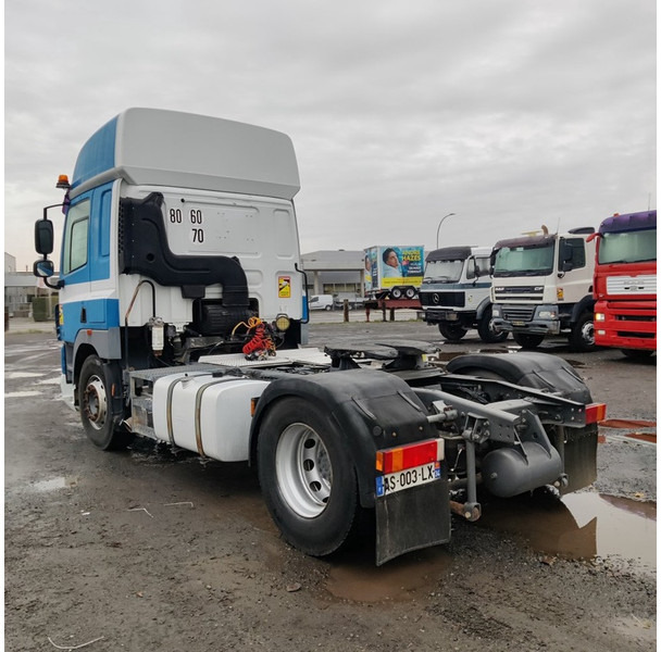 DAF CF-85-460 - Nyergesvontató: 4 kép. DAF CF-85-460 - Nyergesvontató: 4 kép.