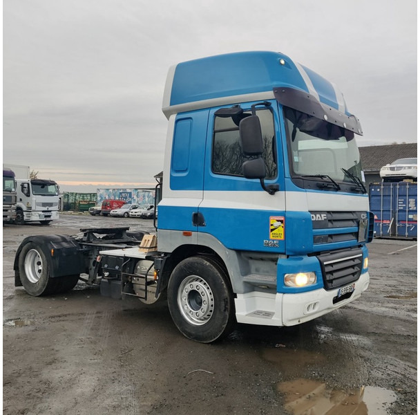 DAF CF-85-460 - Nyergesvontató: 4 kép. DAF CF-85-460 - Nyergesvontató: 4 kép.