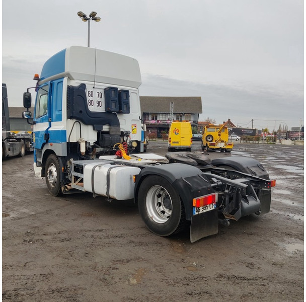 DAF CF-85-460 - Nyergesvontató: 4 kép. DAF CF-85-460 - Nyergesvontató: 4 kép.