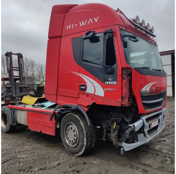 Iveco STRALIS-460 - Nyergesvontató: 4 kép. Iveco STRALIS-460 - Nyergesvontató: 4 kép.