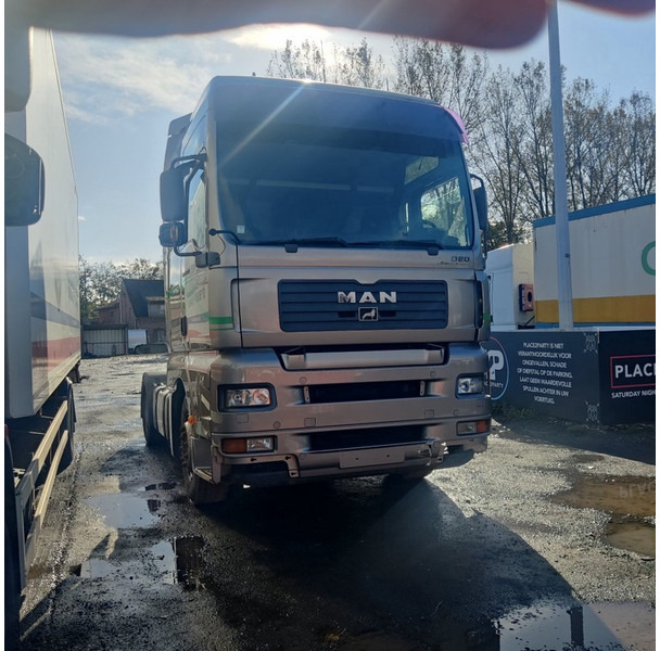 MAN TGA 18 430 - Nyergesvontató: 2 kép. MAN TGA 18 430 - Nyergesvontató: 2 kép.