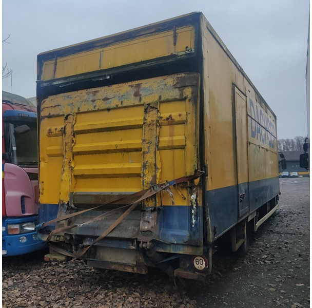Renault MIDLUM - Dobozos felépítményű teherautó: 5 kép. Renault MIDLUM - Dobozos felépítményű teherautó: 5 kép.