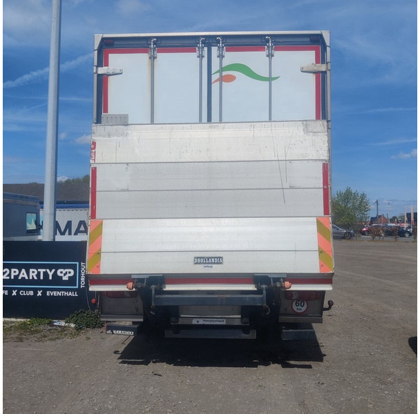 Renault Midlum-With-Hanging-Work-In-The-Fridge - Hűtős teherautó: 5 kép. Renault Midlum-With-Hanging-Work-In-The-Fridge - Hűtős teherautó: 5 kép.