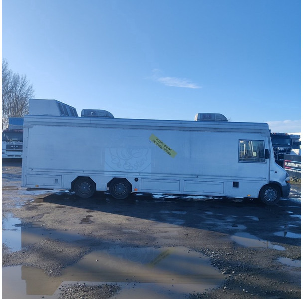 Renault X70T - Furgon: 5 kép. Renault X70T - Furgon: 5 kép.