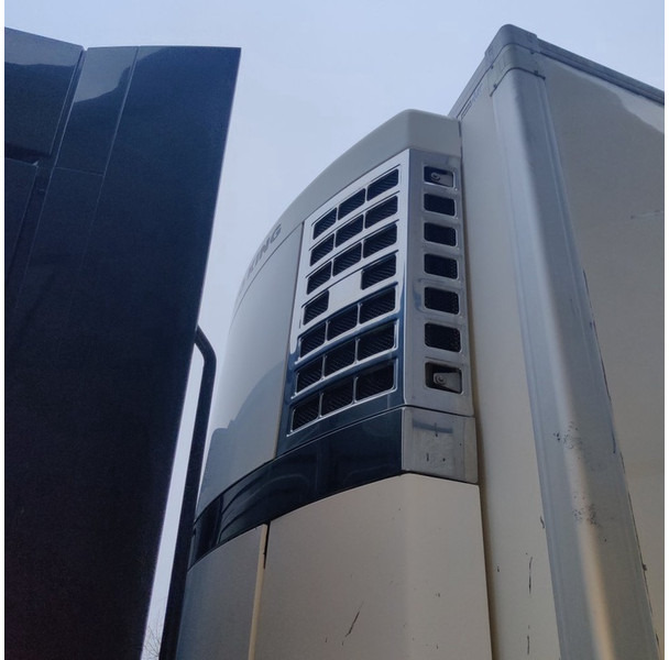 Samro FRIGO - Hűtős teherautó: 2 kép. Samro FRIGO - Hűtős teherautó: 2 kép.