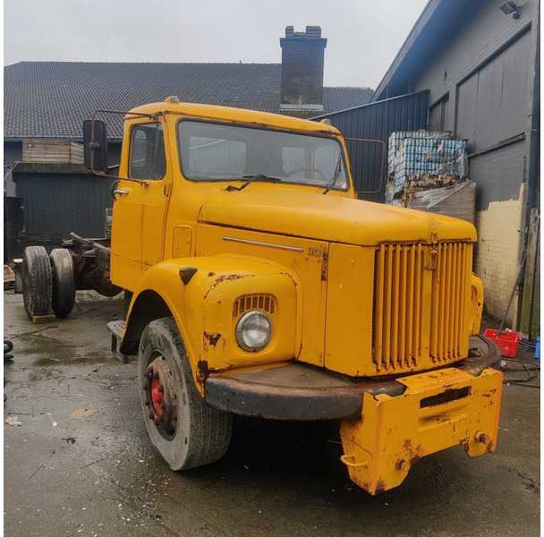 Scania 110 - Billenőplatós teherautó: 3 kép. Scania 110 - Billenőplatós teherautó: 3 kép.