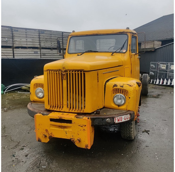 Scania 110 - Billenőplatós teherautó: 2 kép. Scania 110 - Billenőplatós teherautó: 2 kép.