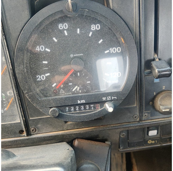 Cserefelépítményes teherautó Scania 82-H: 10 kép. Cserefelépítményes teherautó Scania 82-H: 10 kép.