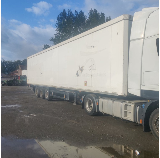 Schmitz Cargobull SKI 24 - Félpótkocsi dobozos: 5 kép. Schmitz Cargobull SKI 24 - Félpótkocsi dobozos: 5 kép.