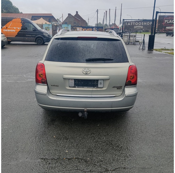 Toyota Avensis - Autó: 5 kép. Toyota Avensis - Autó: 5 kép.