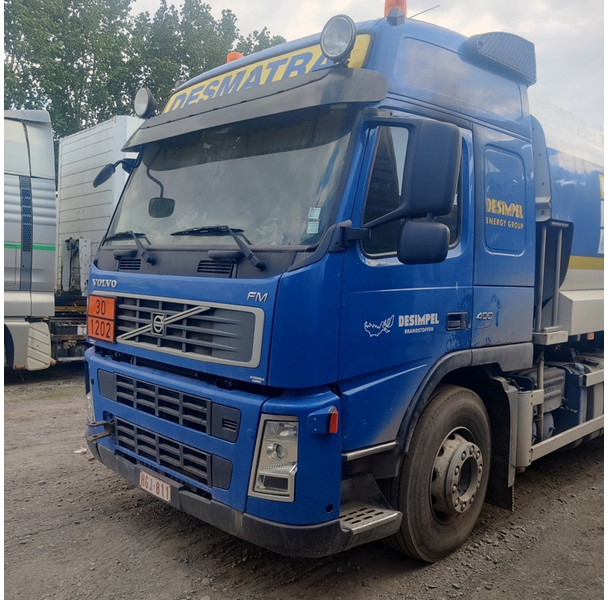 Volvo FM-400 - Tartályos teherautó: 1 kép. Volvo FM-400 - Tartályos teherautó: 1 kép.