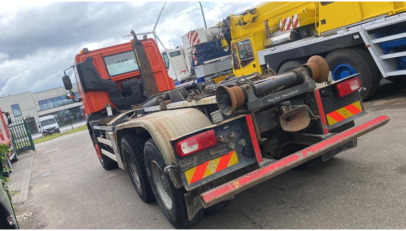 DAF CF 440 6X4 HOOKLIFT 20T - MANUAL GEARBOX - 315.000km - EURO 6 - BE TRUCK - Horgos rakodó teherautó: 5 kép. DAF CF 440 6X4 HOOKLIFT 20T - MANUAL GEARBOX - 315.000km - EURO 6 - BE TRUCK - Horgos rakodó teherautó: 5 kép.