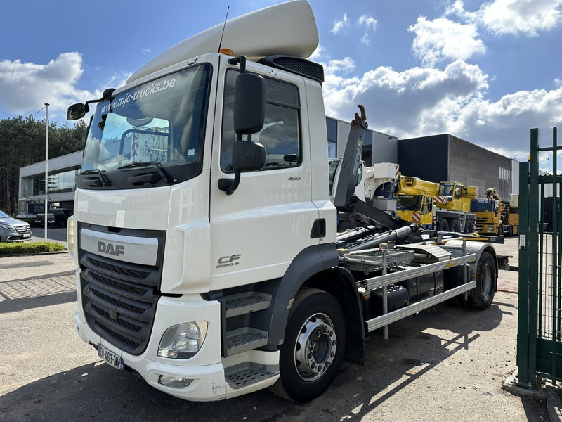 DAF CF 460 4x2 19T MARREL ABROLLKIPPER HAKEN - 5.10M + 1.30M Ausziehbarer Stoßstange - EURO 6 - 13L ENGINE - ZF AUTO - Horgos rakodó teherautó: 3 kép. DAF CF 460 4x2 19T MARREL ABROLLKIPPER HAKEN - 5.10M + 1.30M Ausziehbarer Stoßstange - EURO 6 - 13L ENGINE - ZF AUTO - Horgos rakodó teherautó: 3 kép.