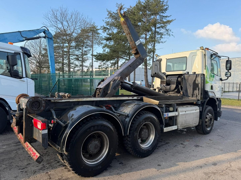 DAF CF 460 6x4 FAT HOOKLIFT - WB 3m35 - STEEL SPRING / BIG AXLES HUB REDUCTION - EURO 6 - BE TRUCK - Horgos rakodó teherautó: 4 kép. DAF CF 460 6x4 FAT HOOKLIFT - WB 3m35 - STEEL SPRING / BIG AXLES HUB REDUCTION - EURO 6 - BE TRUCK - Horgos rakodó teherautó: 4 kép.