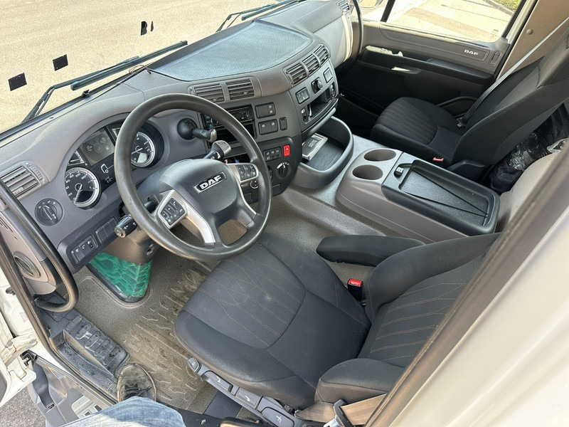 DAF CF 480 8x4 TIPPER (18.5m³) - RETARDER - *256.000km* - 480~13L - BIG AXLES / HUB REDUCTION 13T - AS TRONIC - CRAMARO EL. COVER - TUV 04/2026 - Billenőplatós teherautó: 5 kép. DAF CF 480 8x4 TIPPER (18.5m³) - RETARDER - *256.000km* - 480~13L - BIG AXLES / HUB REDUCTION 13T - AS TRONIC - CRAMARO EL. COVER - TUV 04/2026 - Billenőplatós teherautó: 5 kép.