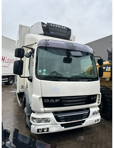 DAF LF 45.220 12T E5 4x2 - FRIGO CARRIER - BOX 5m30 x 2m35 x 2m46 - *407.000km* - A/C - TAILLIFT - AUTOMATIC - BE TRUCK - Hűtős teherautó: 2 kép. DAF LF 45.220 12T E5 4x2 - FRIGO CARRIER - BOX 5m30 x 2m35 x 2m46 - *407.000km* - A/C - TAILLIFT - AUTOMATIC - BE TRUCK - Hűtős teherautó: 2 kép.